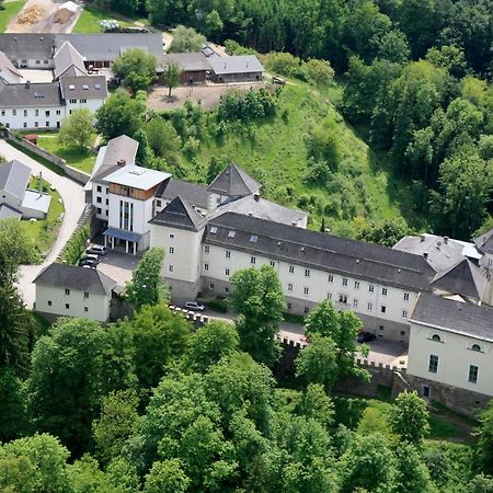 ホテルKloster Wernberg エクステリア 写真