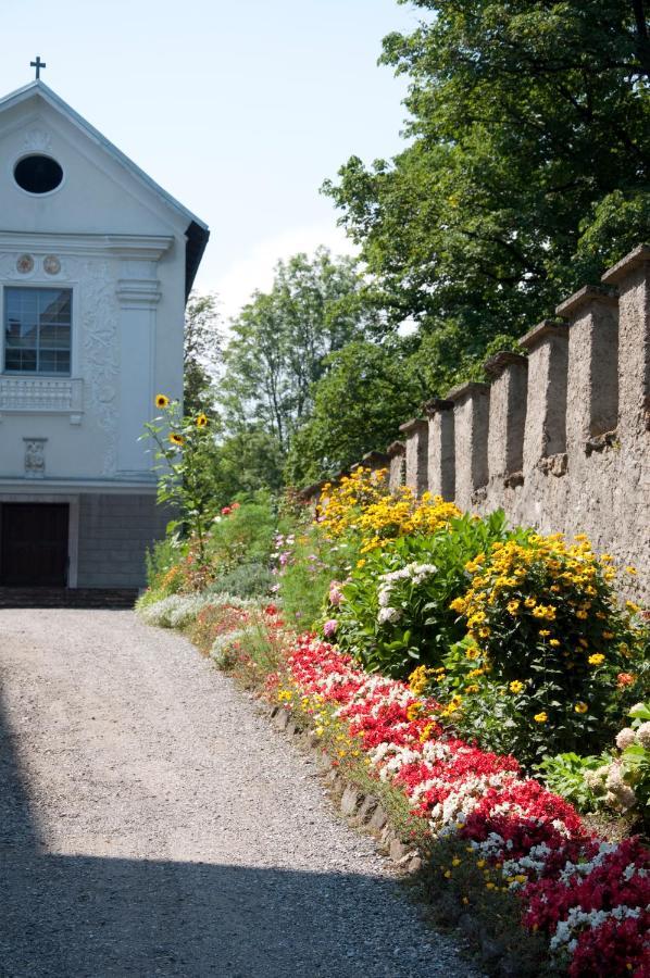 ホテルKloster Wernberg エクステリア 写真