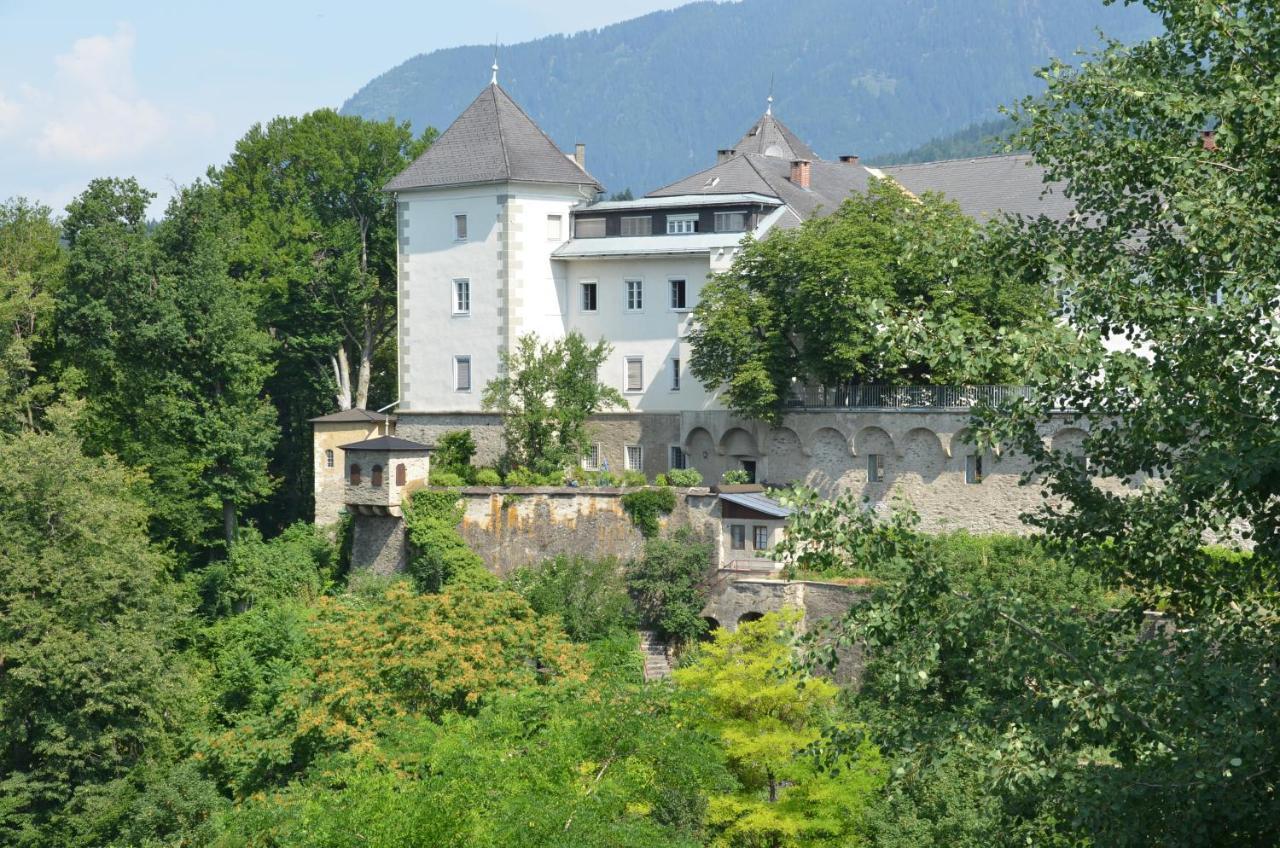 ホテルKloster Wernberg エクステリア 写真